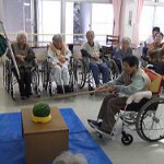 茶話会　　スイカ割り201208