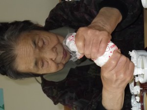 【福祉館恵海：うみかぜ：渚ユニットにて】ケーキにデコレーション★