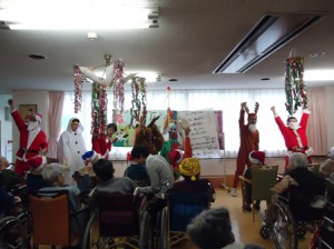 新居浜市特別養護老人ホーム　ハートランド三恵 クリスマス会