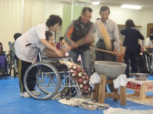 新居浜市特別養護老人ホーム　ハートランド三恵　もちつき