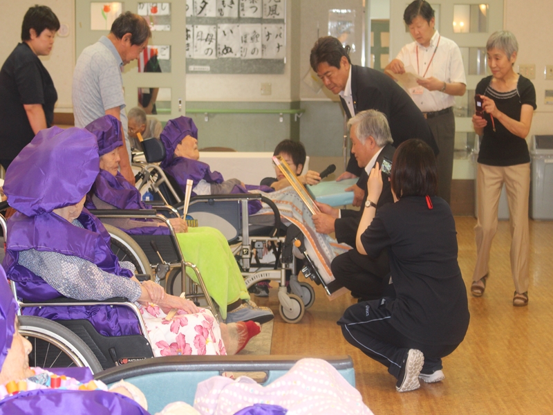 ご長寿のお祝い訪問