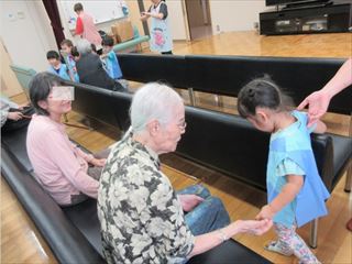 さくら乳児園訪問