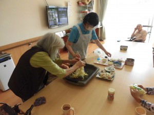 海ほたるユニット　やきそば作り