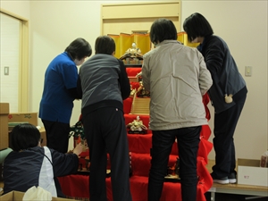 ひな人形飾り