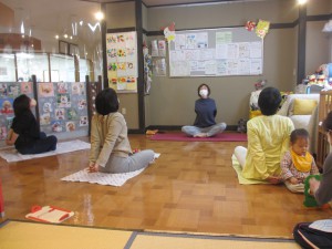 親子でヨガ( ˘ω˘ )