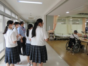 新着！！高校生の応募前施設見学が始まりました