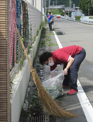 園庭清掃