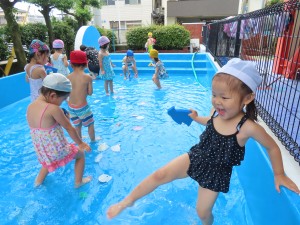 今日もプールだぁ~♪