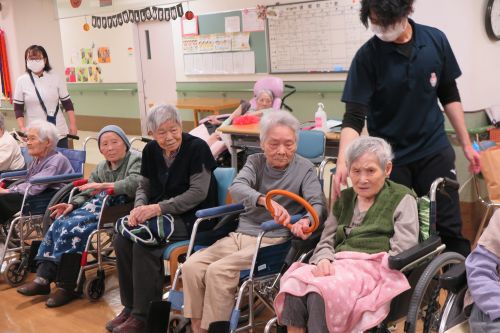 2階運動会　物渡しリレー