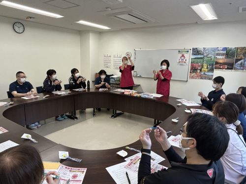 愛媛県歯科衛生士会による 高齢者の口腔ケア勉強会