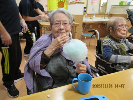 〖南館〗ふわふわカラフルわたがし