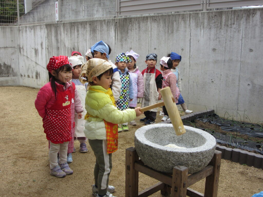 餅つき（１２月１２日実施）