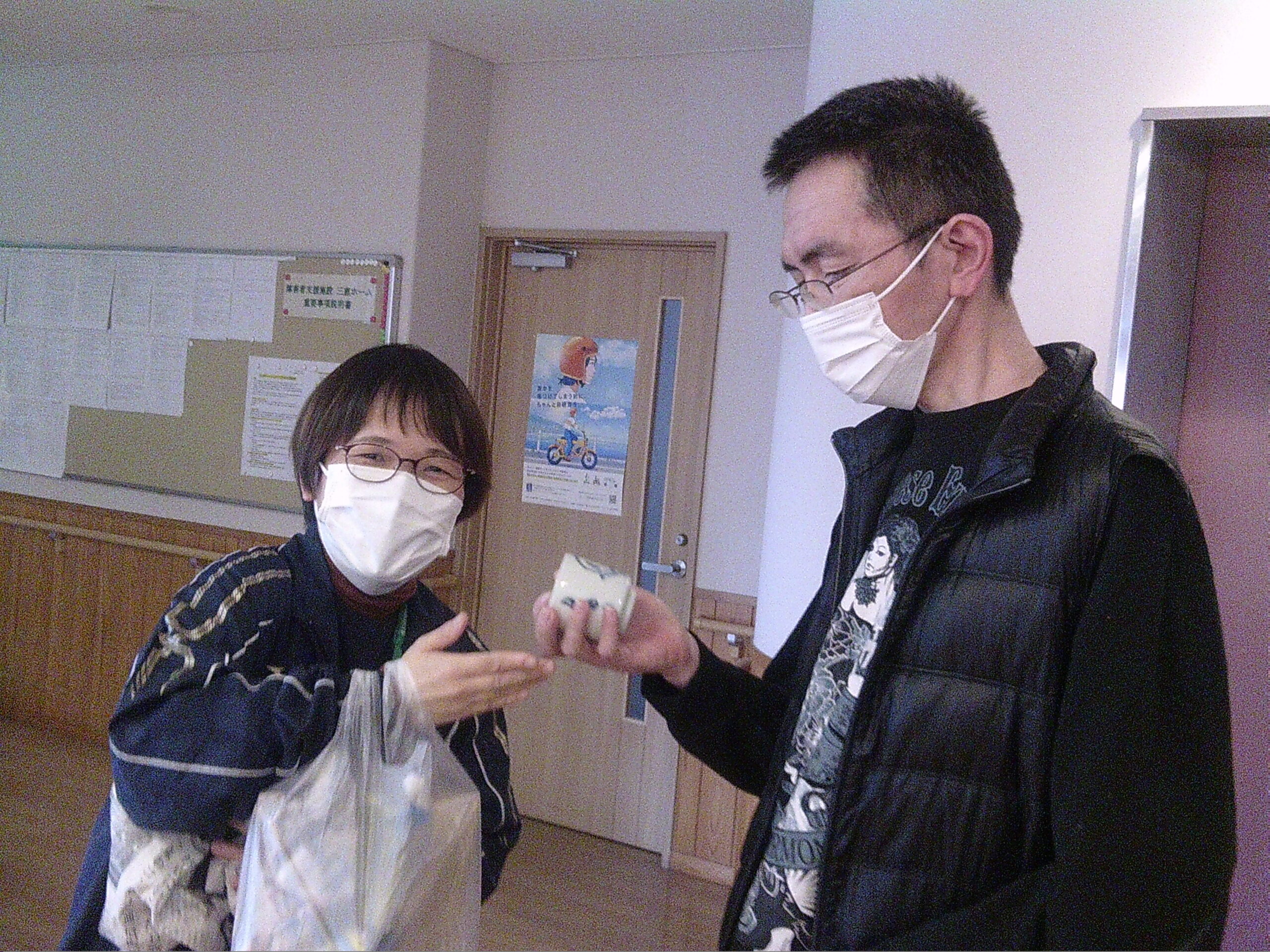 仲間づくり事業作品受け取り